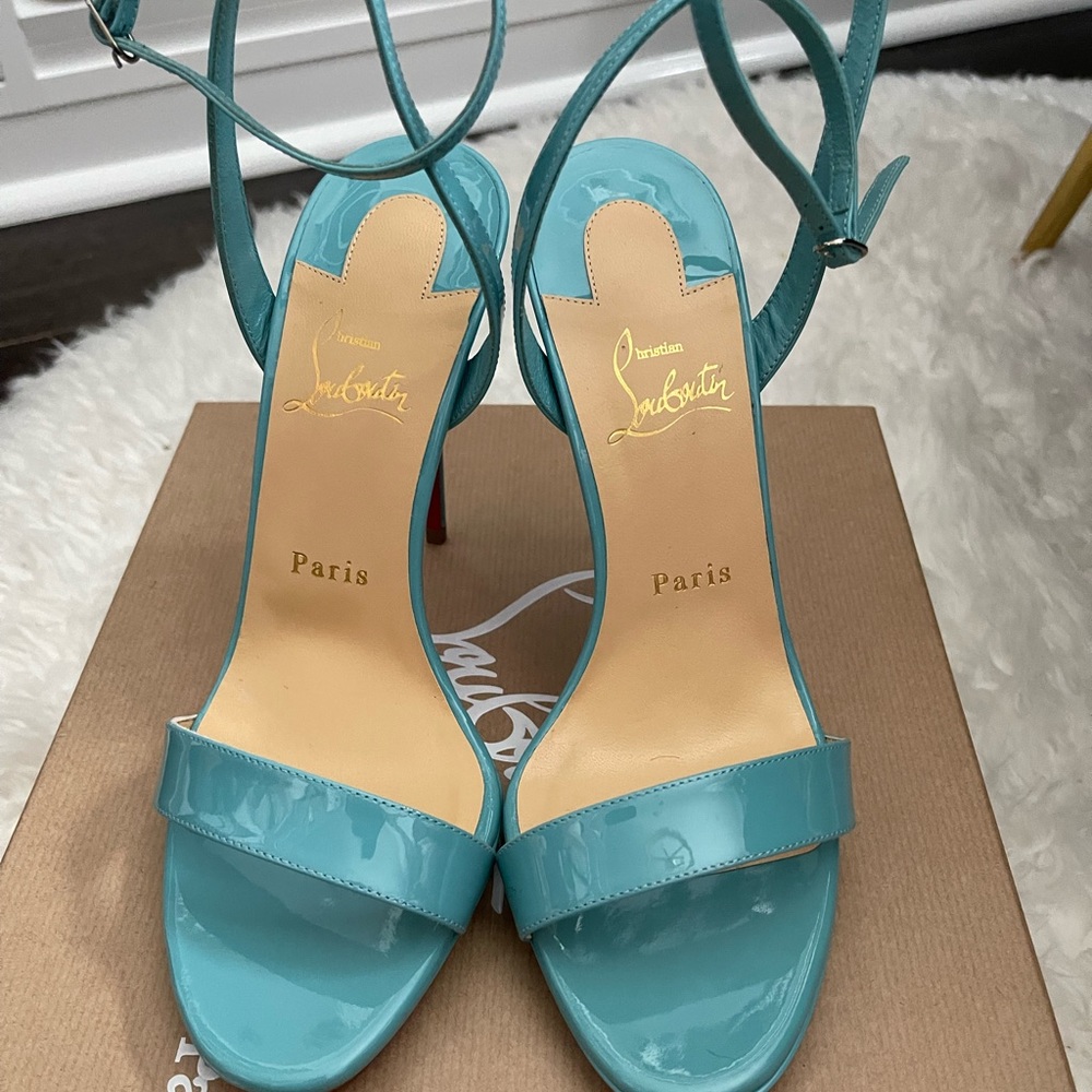 BNIB Christian Louboutin Queen 120 SZ. 39